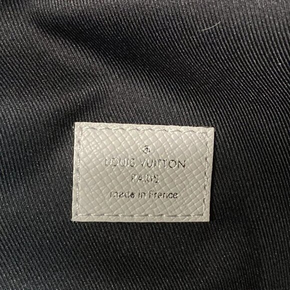 LOUIS VUITTON Discovery Backpack Bronze/Optic White Taigarama - Picture 15 of 15